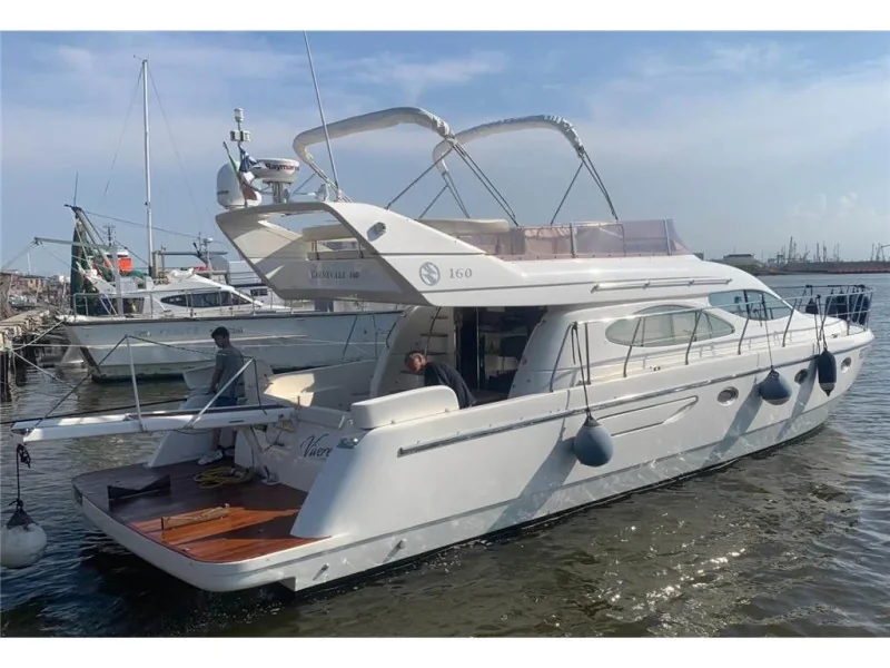Motoryacht als Zuhause von Georg Rothenburg